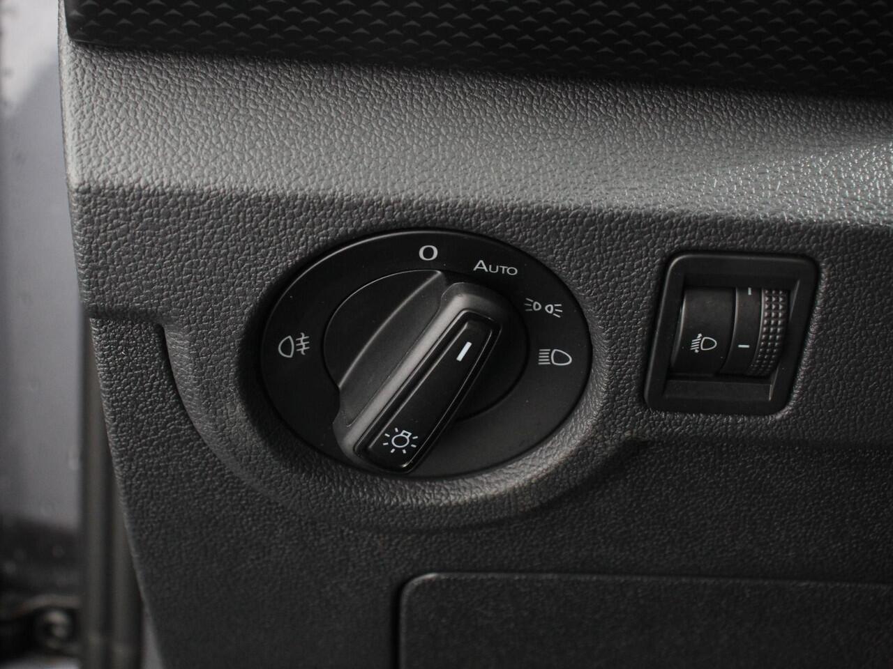 Volkswagen T-Cross 1.0 TSI 110pk DSG Style | Navigatie | Apple Carplay/Android Auto | Climate Control | Camera | Extra Getint Glas | Adaptive Cruise Control