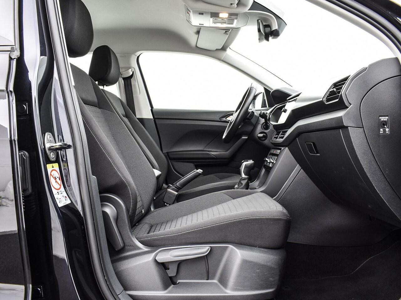 Volkswagen T-Cross 1.0 TSI 110pk DSG Life · Camera · Apple/Android Car Play · Navigatie · P-Sensoren · Airco · 16'' Inch · Garantie t/m 10-10-2027 of 100.000km