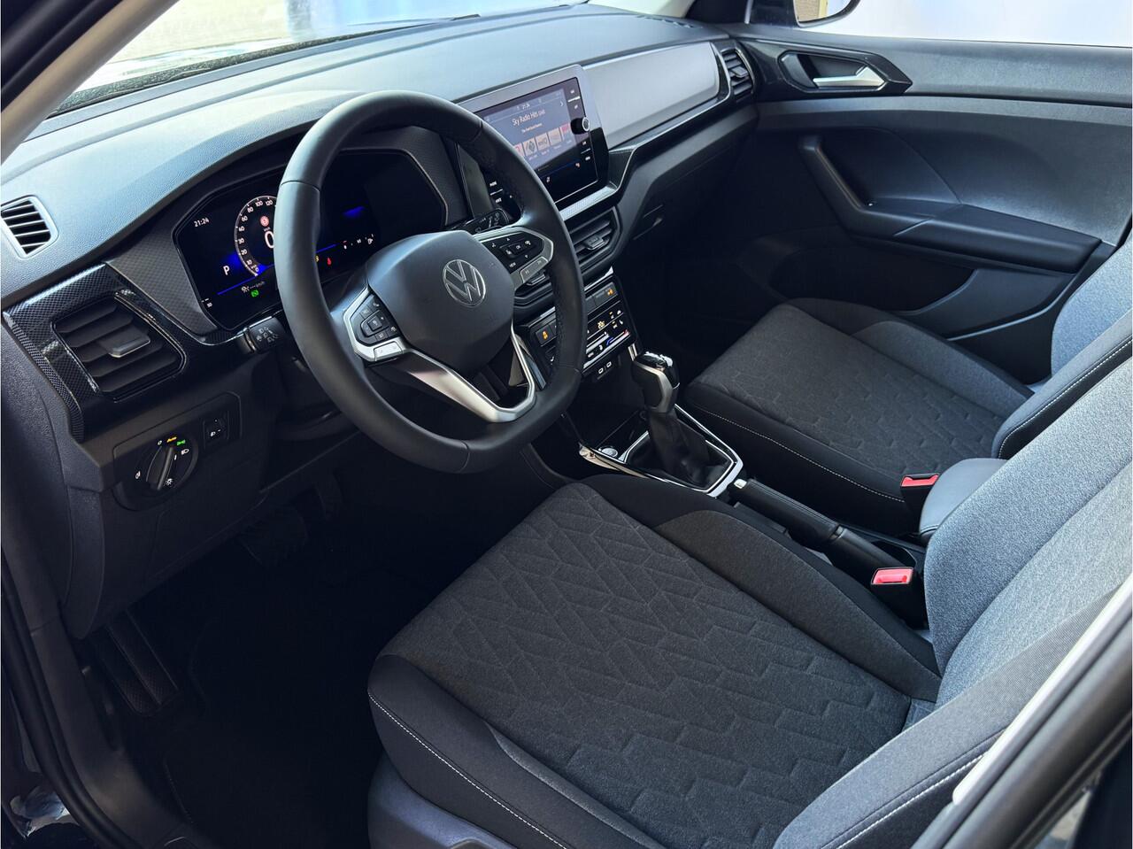 Volkswagen T-Cross T-CROSS 116PK 17''LMV TREKHAAK CAMERA VIR.COCKPIT STOELVERW. ADAP.CRUISE LMV CARPLAY 2025 "Volkswagen rijden begint bij Topautos.nl - 75 topmodellen direct op voorraad!"