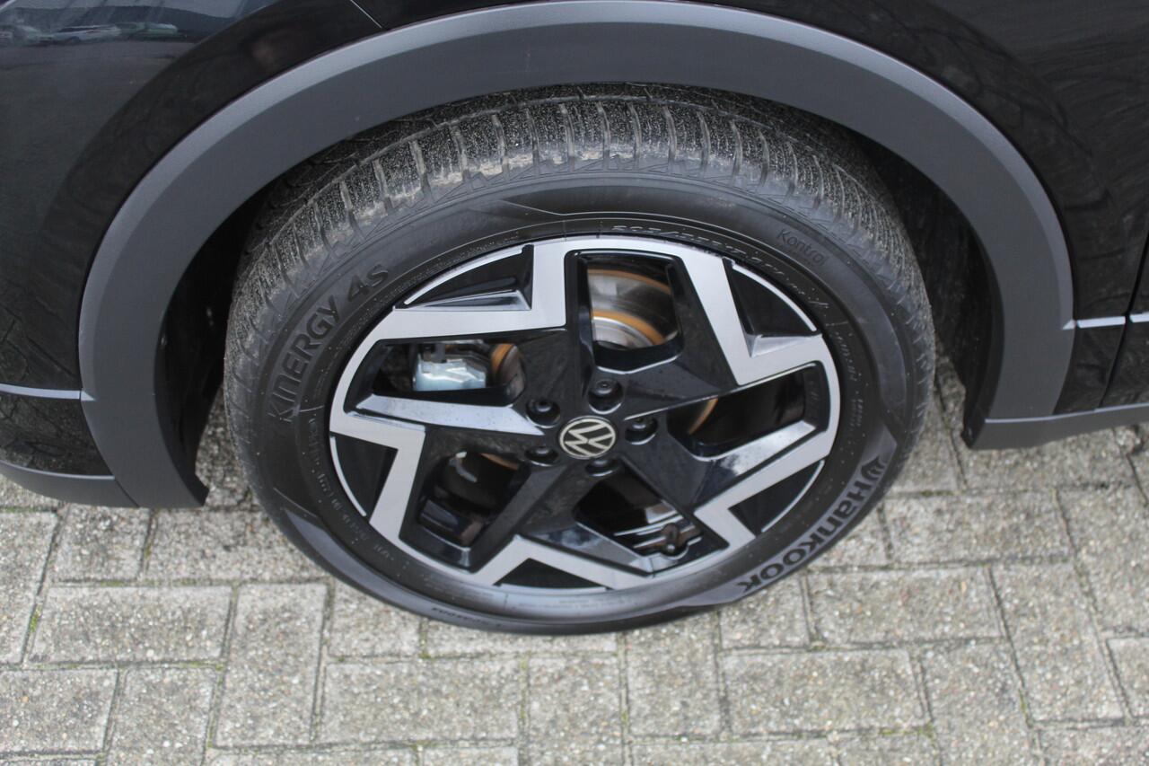 Volkswagen T-Cross 1.5 TSI R-Line Automaat/Navigatie/Virtual cockpit/Adaptive cruise control/Achteruitrijcamera/Parkeersensoren rondom/Apple carplay/Stoelverwarming/Climate control/IQ light/DAB/Draadloze telefoonlader.