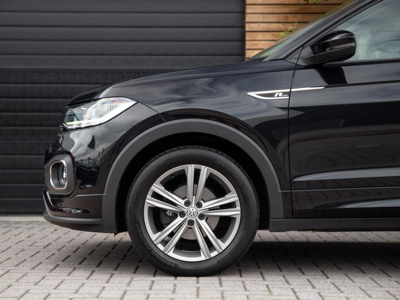 Volkswagen T-Cross 1.0 TSI Life / R Line / LED / ACC / Virtual Cockpit / 17" LMV / Stoelverwarming