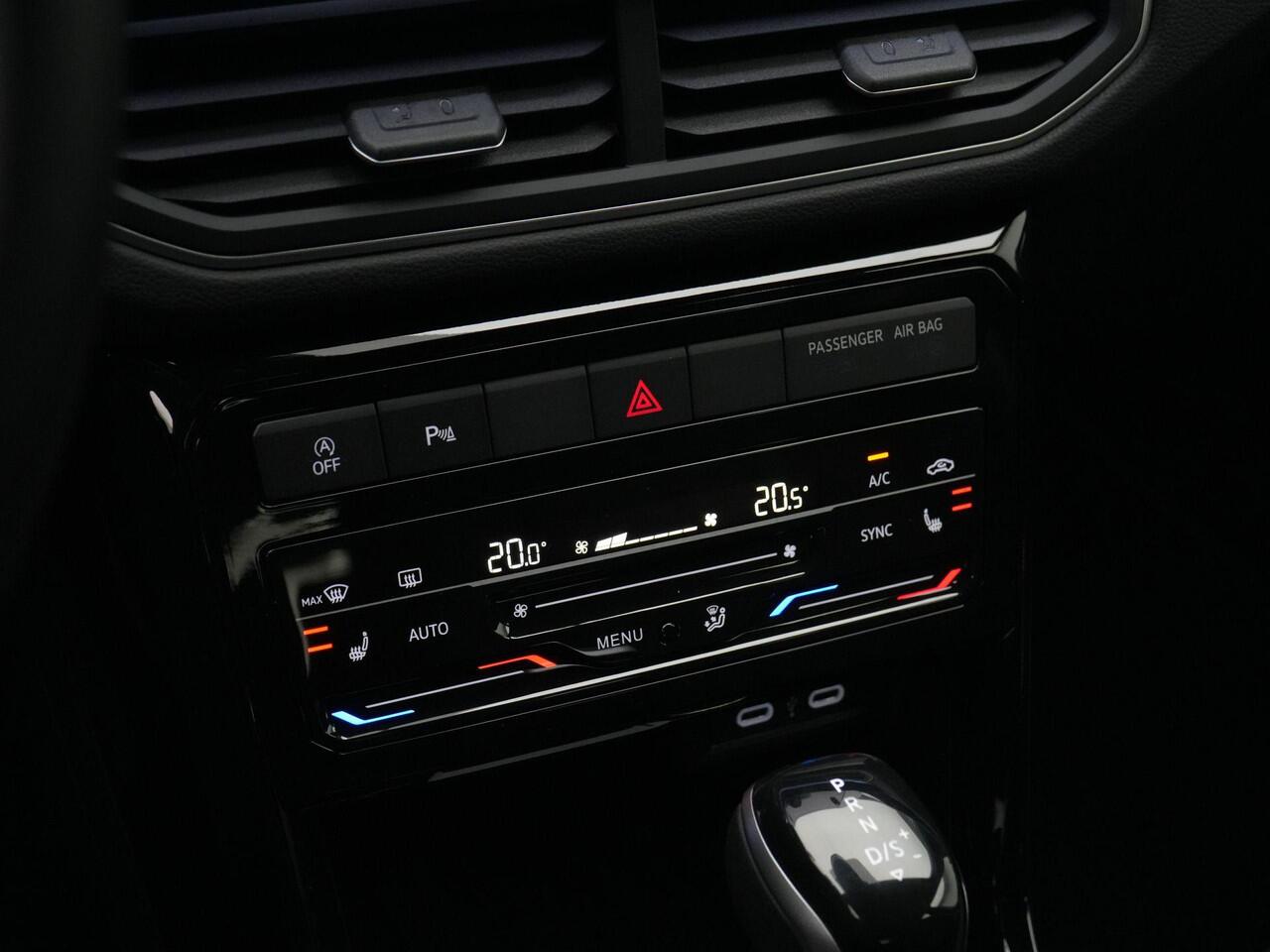 Volkswagen T-Cross 1.0 TSI 115 pk DSG R-Line Edition | IQ Light | Stoelverwarming | Achteruitrijcamera | Adaptive Cruise | 17 inch