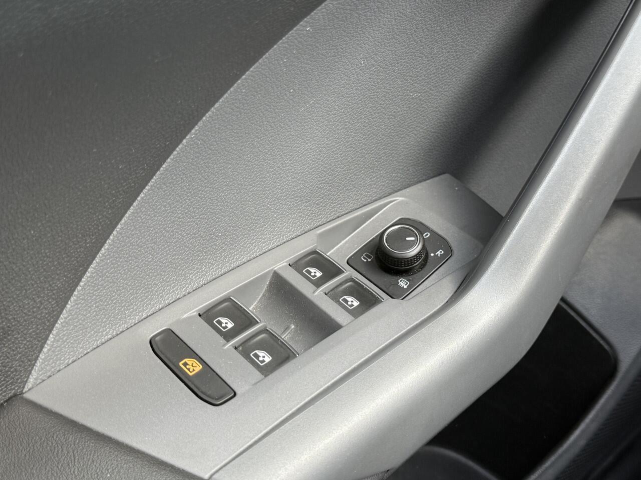 Volkswagen T-Cross 1.0 TSI Style | CarPlay | ACC | LED | DAB+ | Keyless | 18 inch