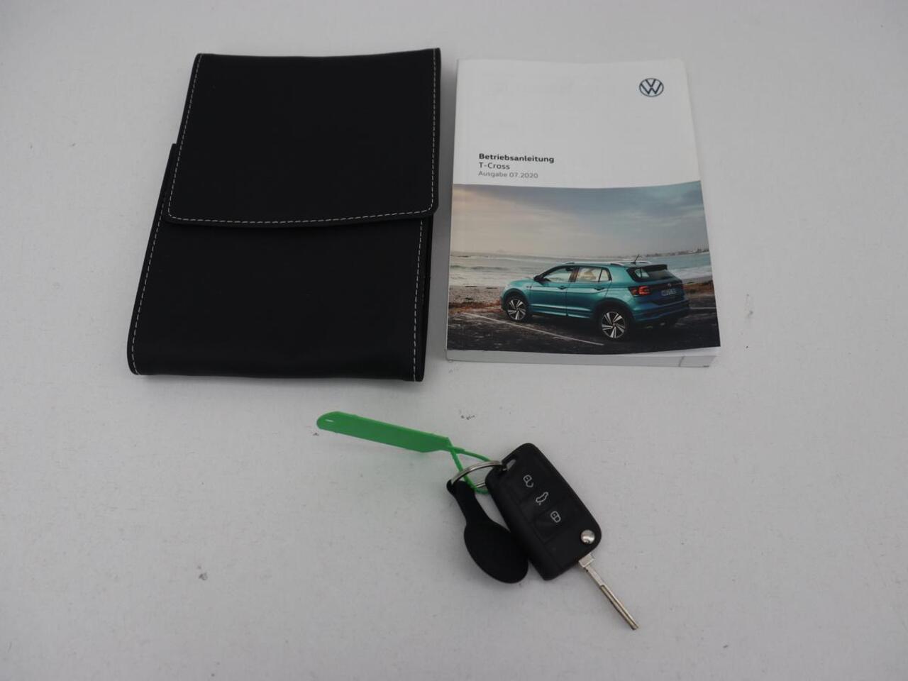 Volkswagen T-Cross 1.0 TSI R-Line | Camera | Carplay | Stoelverwarming | Cruise Control Adaptief | LED koplampen | LMV 18 |