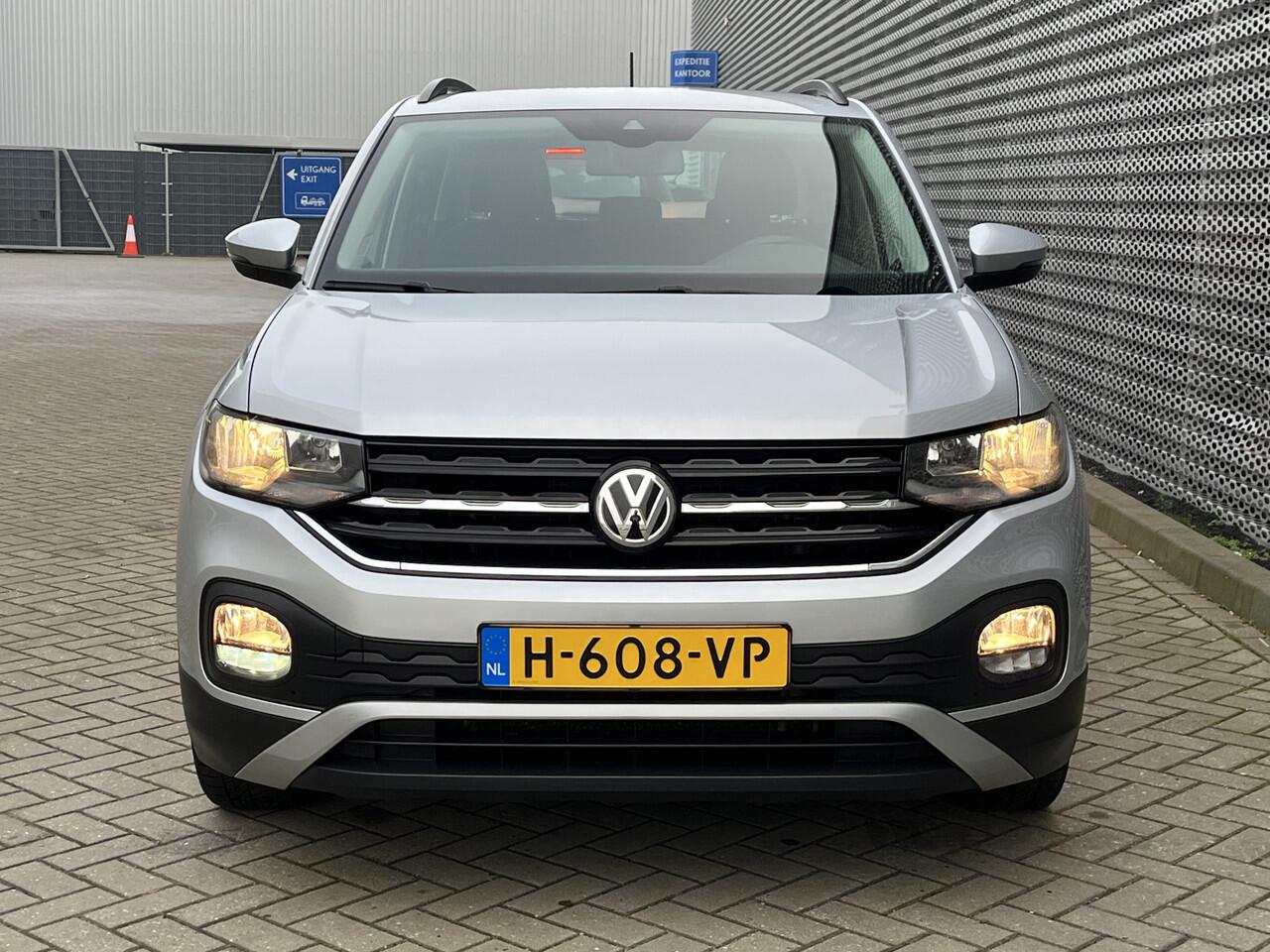 Volkswagen T-Cross 1.0 TSI Life / Camera / Trekhaak / Climate controle / App connect / VW