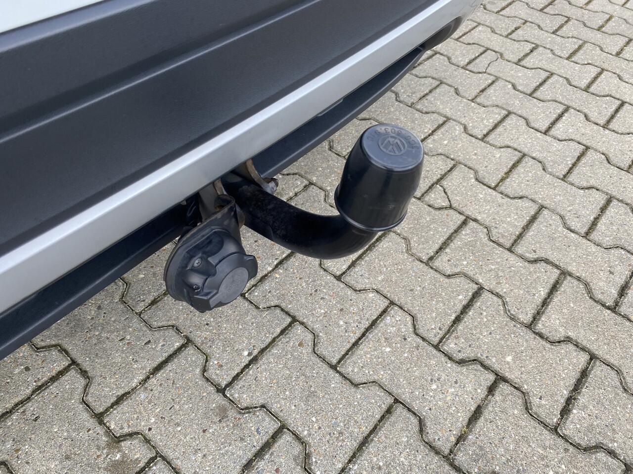 Volkswagen T-Cross 1.0 TSI Life Trekhaak, App-Connect & Adaptive Cruise