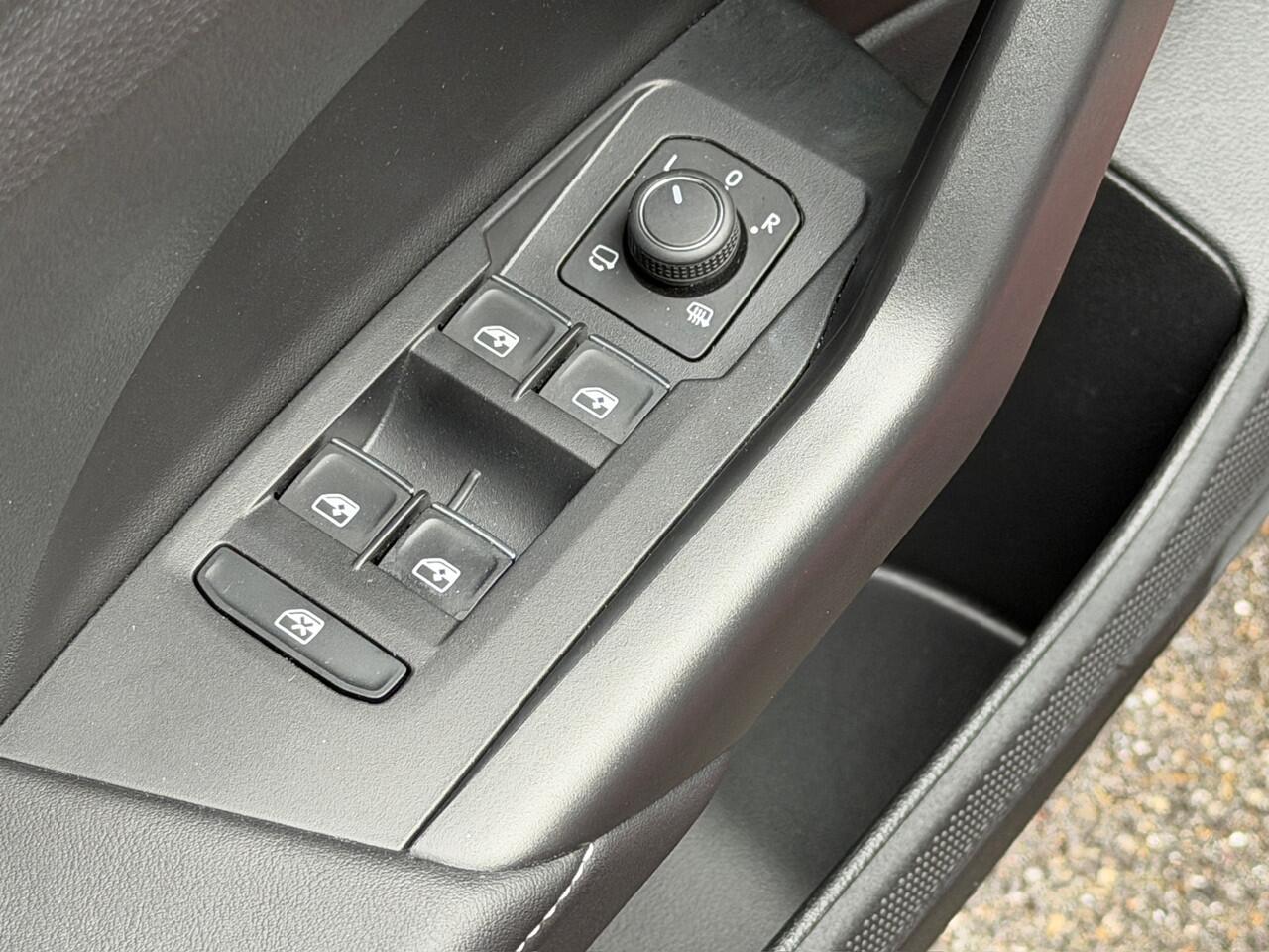 Volkswagen T-Cross 1.0 TSI 115pk DSG Goal | Trekhaak | Camera | 4-season | Navigatie | Rijklaar incl. garantie