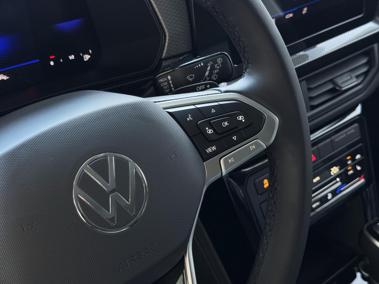 Volkswagen T-Cross T-CROSS 116PK 17''LMV TREKHAAK CAMERA VIR.COCKPIT STOELVERW. ADAP.CRUISE LMV CARPLAY 2025 "Volkswagen rijden begint bij Topautos.nl - 75 topmodellen direct op voorraad!"