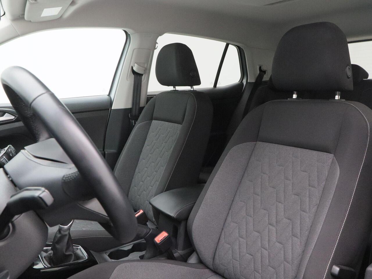 Volkswagen T-Cross 1.0 TSi Life Edition | Adaptive Cruise | Climate Control | Parkeersensoren | Carplay | 16 inch | 16.192 km!!