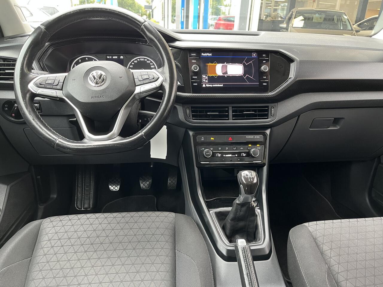 Volkswagen T-Cross 1.0 TSI Life / TREKHAAK/ ADAPT. CRUISE/ PARK. SENSOREN/ APP-CONNECT/ DAB/ BLUETOOTH/ NAVI/ CLIMA/ 16" LMV