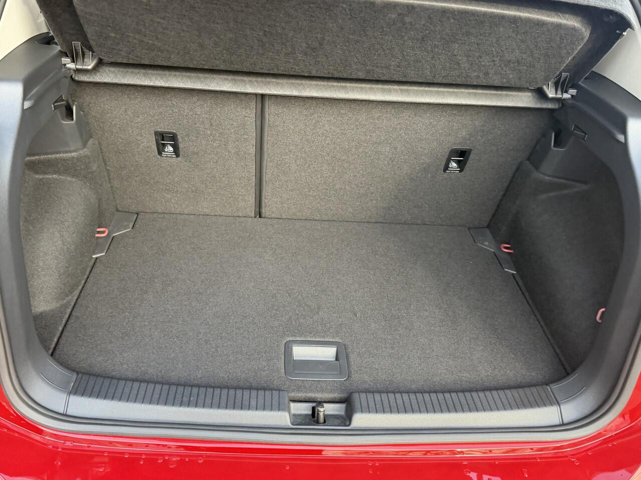 Volkswagen T-Cross 1.0 TSI 95pk 2024 Rood 410 KM NIEUW !!