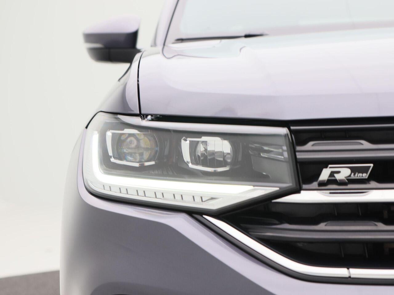 Volkswagen T-Cross 1.0 TSi 110 Pk R-Line | LED | Camera | Carplay | Sensoren | Adaptive Cruise | Navigatiesysteem | Climate Control | 18 Inch | 49.072 Km!!