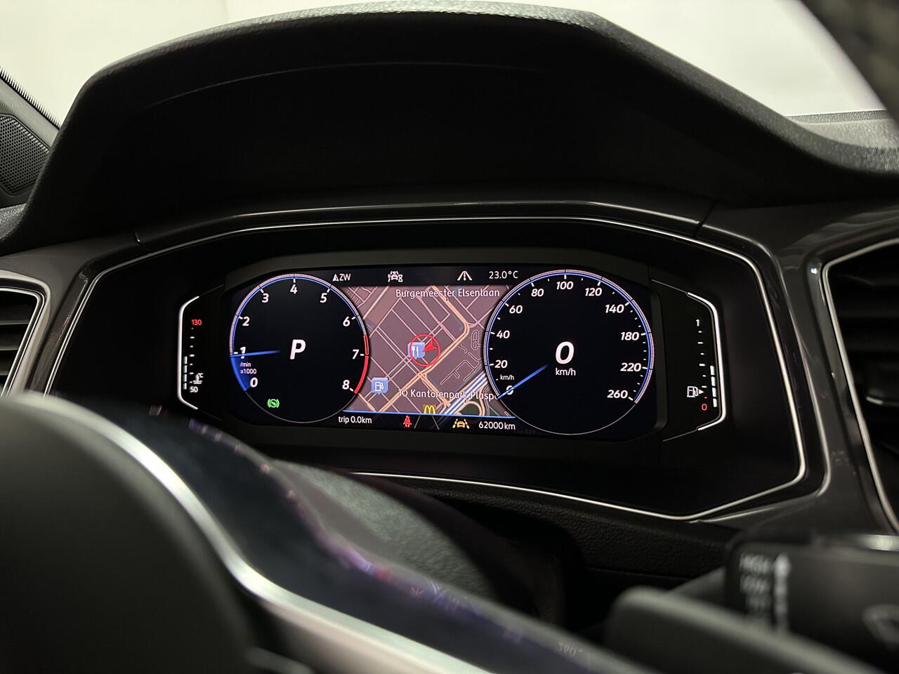 Volkswagen T-Roc 1.5 TSI Sport Business R-Line - Automaat - Navi / Camera / Dodehoek