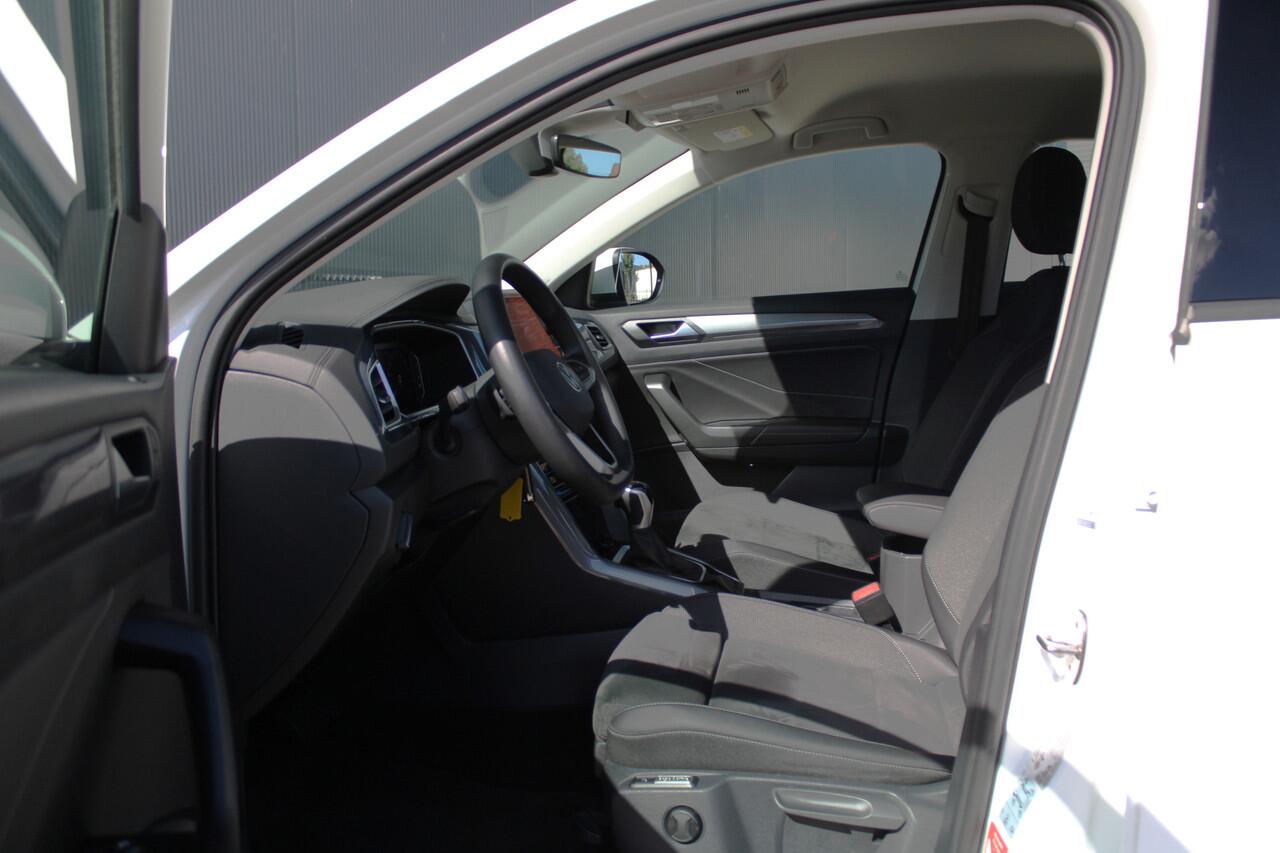 Volkswagen T-Roc 1.5 TSI Style 150pk - Ergostoel - LED - Navi - Camera - Stoelverwarming - Trekhaak - Rijklaar