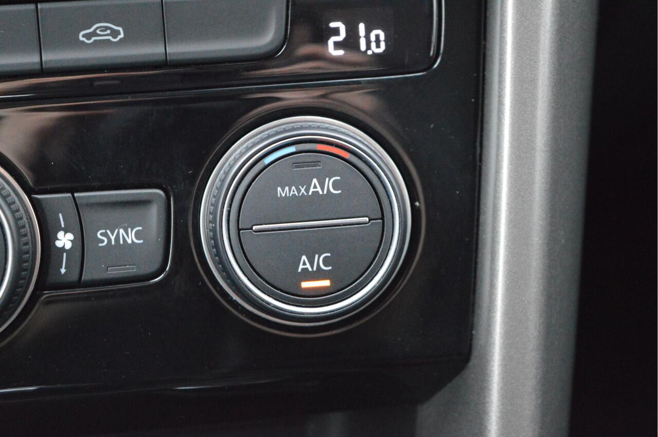 Volkswagen T-Roc 1.5 TSI Style Automaat NL-auto / Clima / Adaptieve cruise