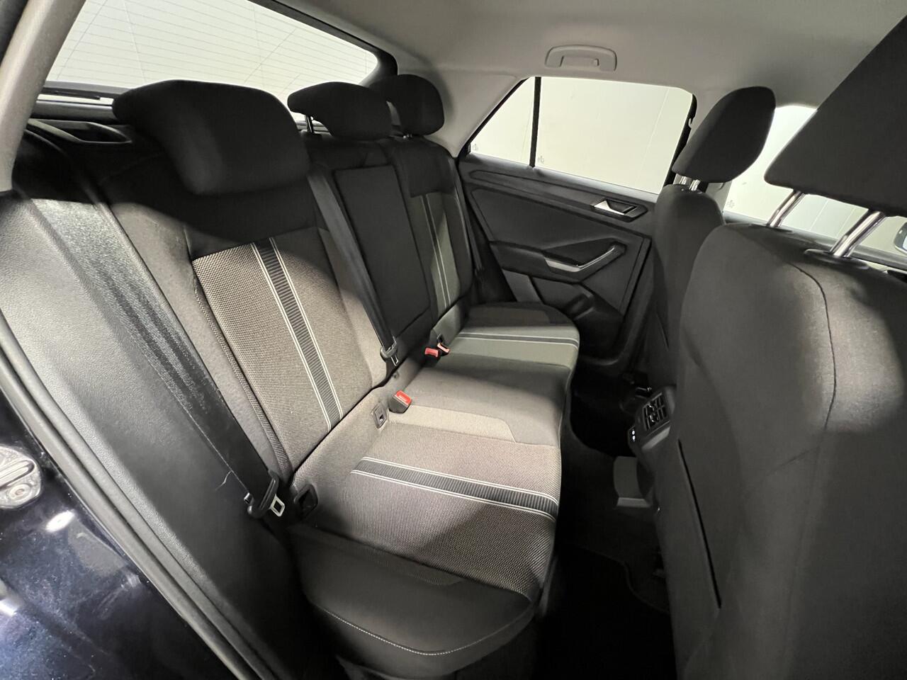 Volkswagen T-Roc 1.0 TSI Style | Navigatie/Android/Apple Carplay | LM Velgen 16" | Achteruitrijcamera | Cruise Control Adaptief | Airco | Radio |