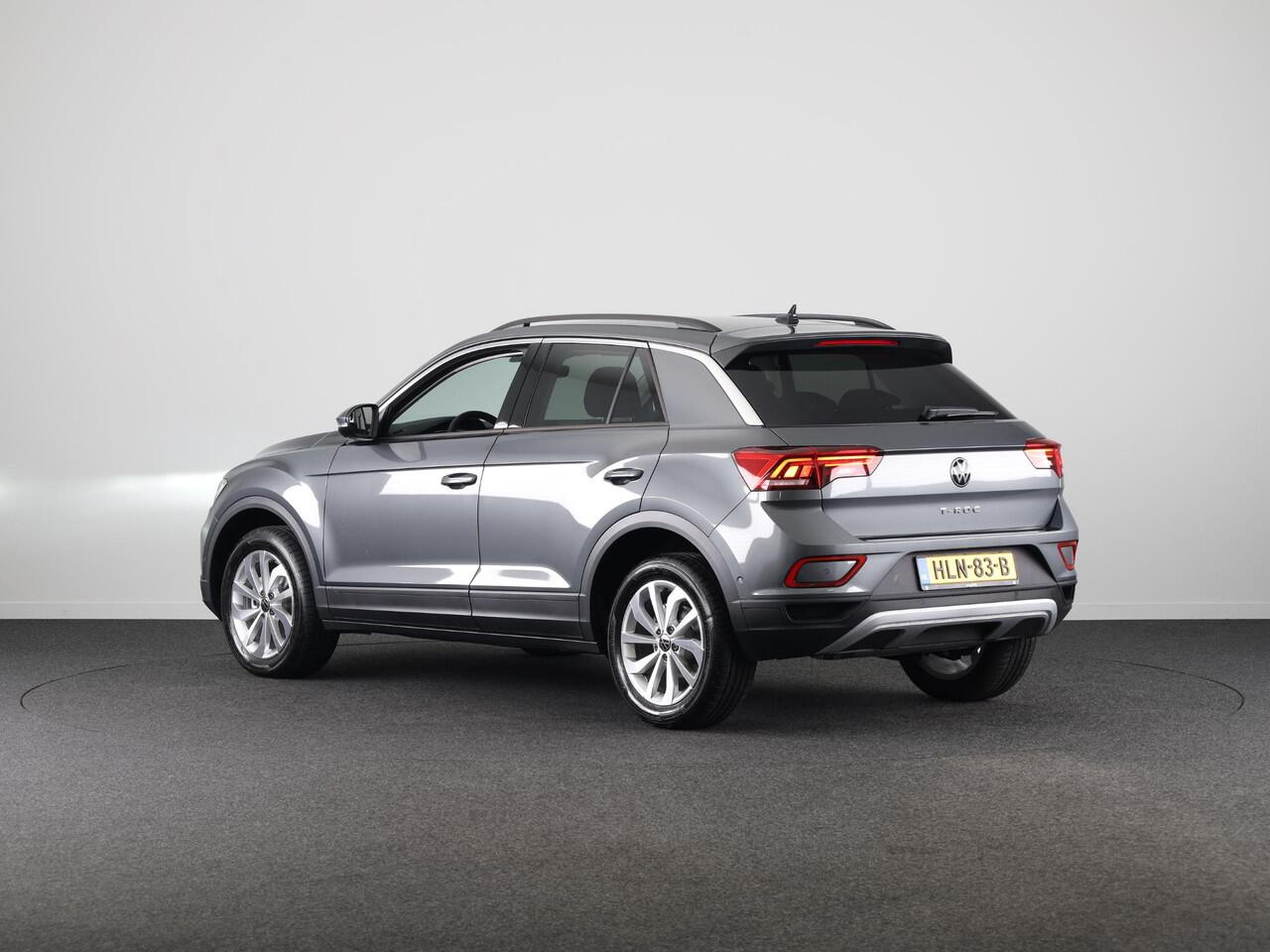 Volkswagen T-Roc Life Edition 1.5 110 kW / 150 pk TSI SUV 7 versn. | Verlengde garantie | Private lease vanaf ¤ 699,- pm | Navigatie via App | Parkeersensoren (Park assist) | Achteruitrijcamera | Adaptieve cruise control |