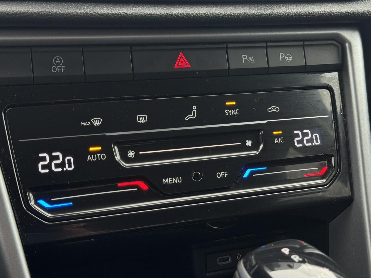 Volkswagen T-Roc 1.5 TSI Life Edition 150pk automaat | Camera | Parc Assist