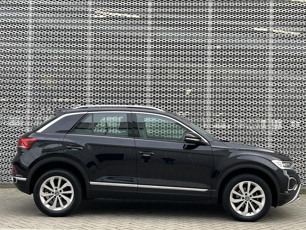 Volkswagen T-Roc 1.5 TSI 150PK DSG Style / Digital Cockpit Pro / Panoramadak / Park Assist / Dodehoeksensor / App Connect / Stoelverwarming **