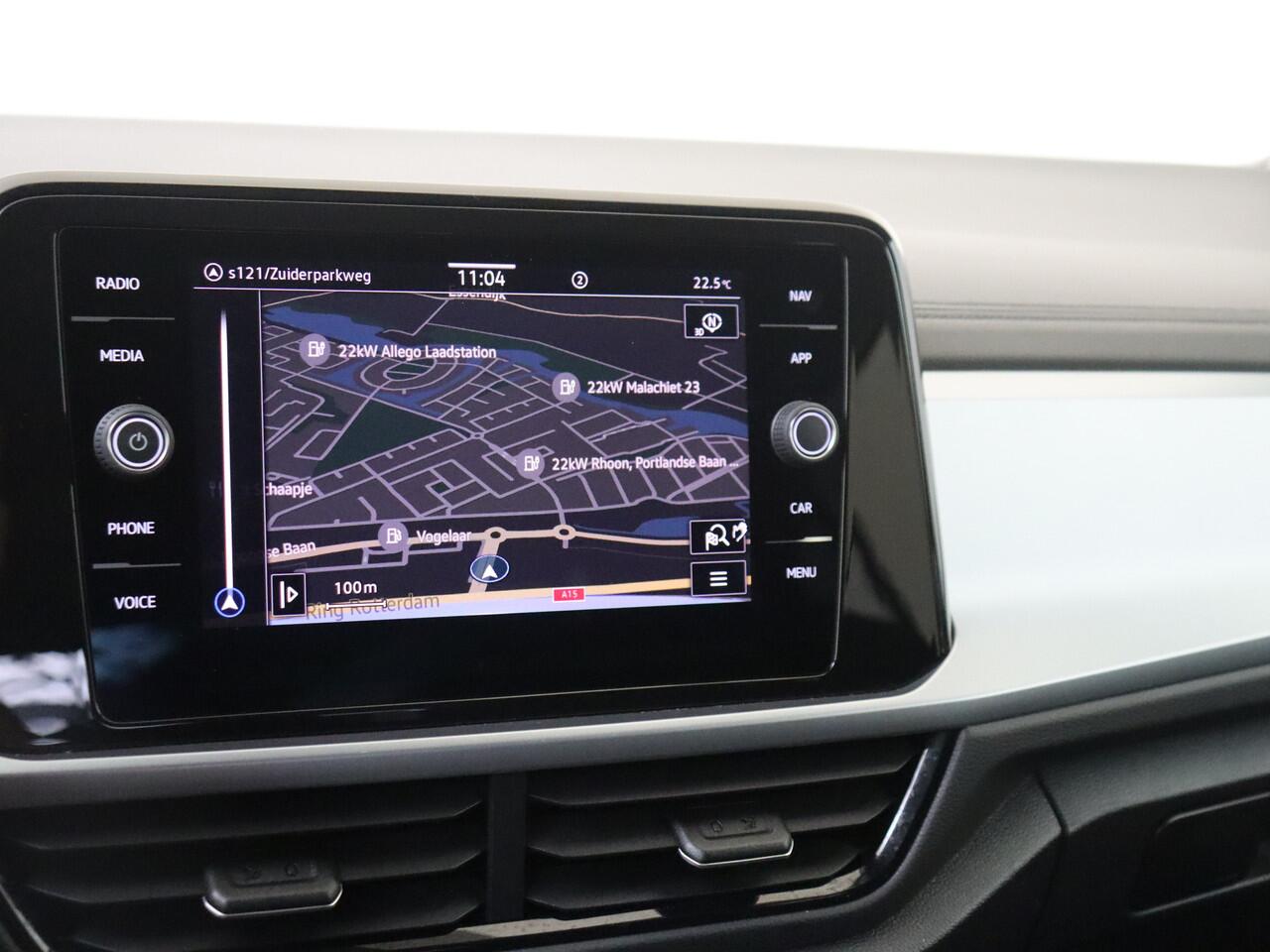 Volkswagen T-Roc 1.0 TSI Life | LED-voor en achterlichten | Achteruitrijcamera | Adaptive cruise control | Connected services |