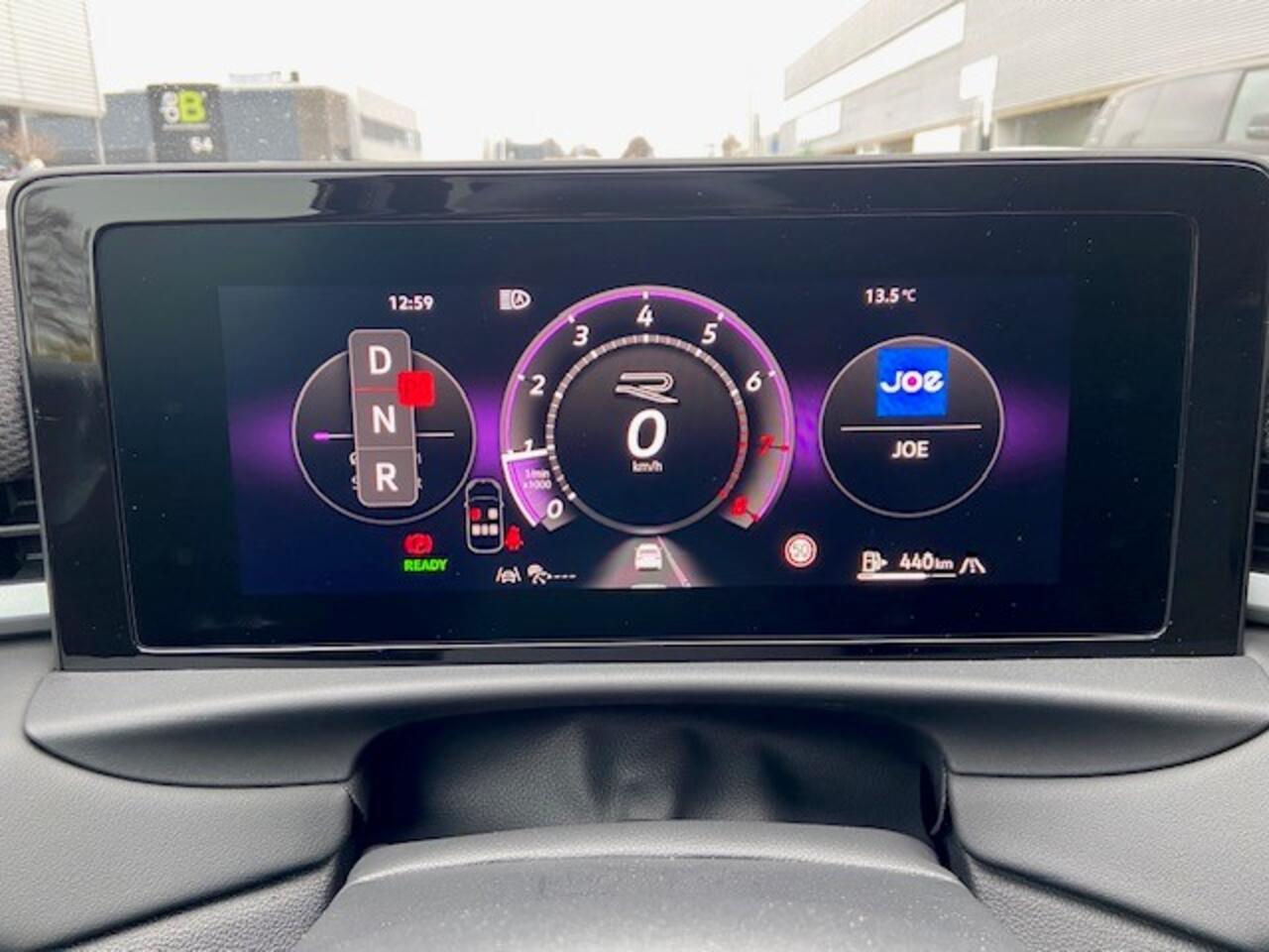 Volkswagen T-Roc 1.5 eTsi R-Line First Edition / Carplay / Navi / IQ Light / 19" LM velgen / R-Line / Camera
