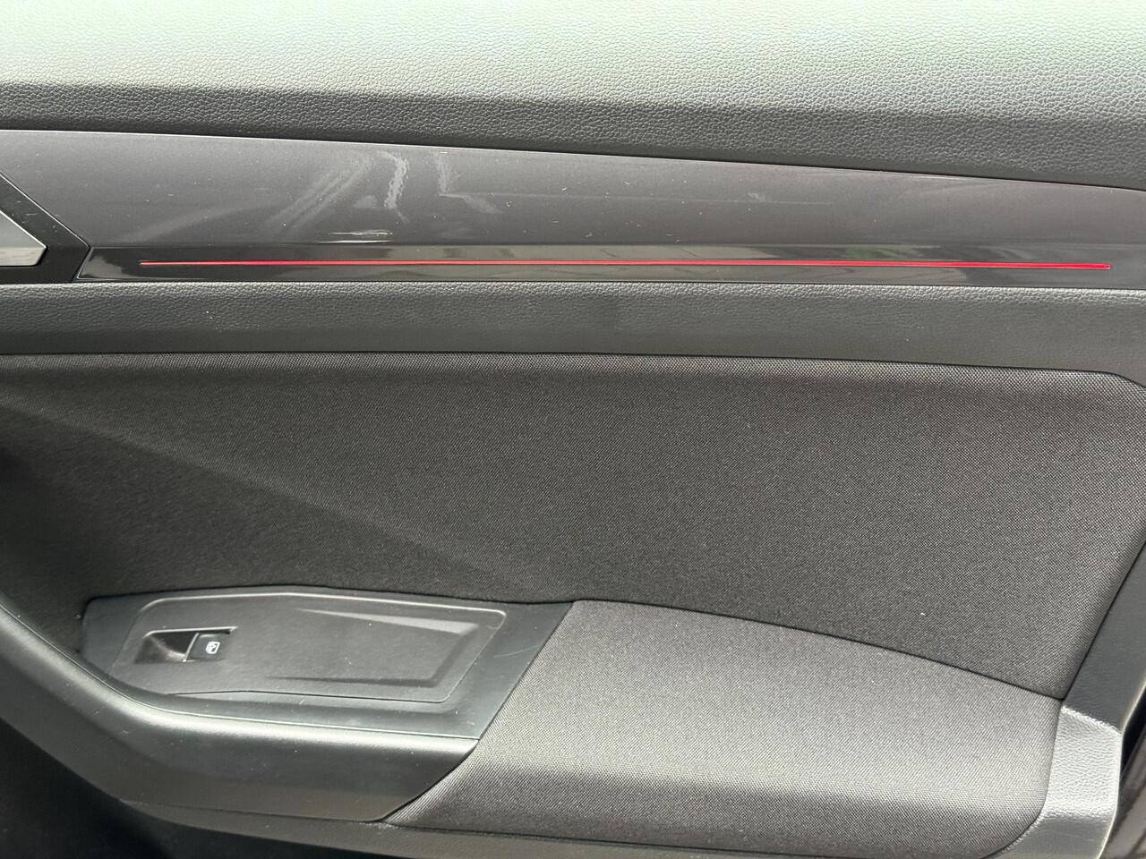 Volkswagen T-Roc 1.5 TSI Sport Rline,Cam,Cruise,Carpl,Led