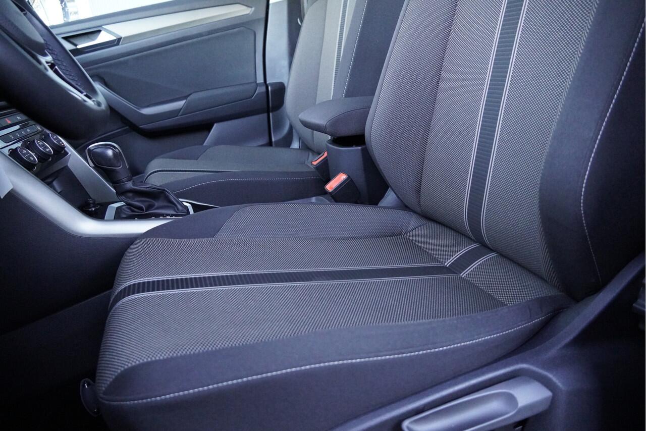 Volkswagen T-Roc 1.5 TSI 150PK! Automaat Style BJ2021 Lmv 16" | Led | Pdc | Navi | App-Connect | Climate control | Cruise control | Extra getint glas