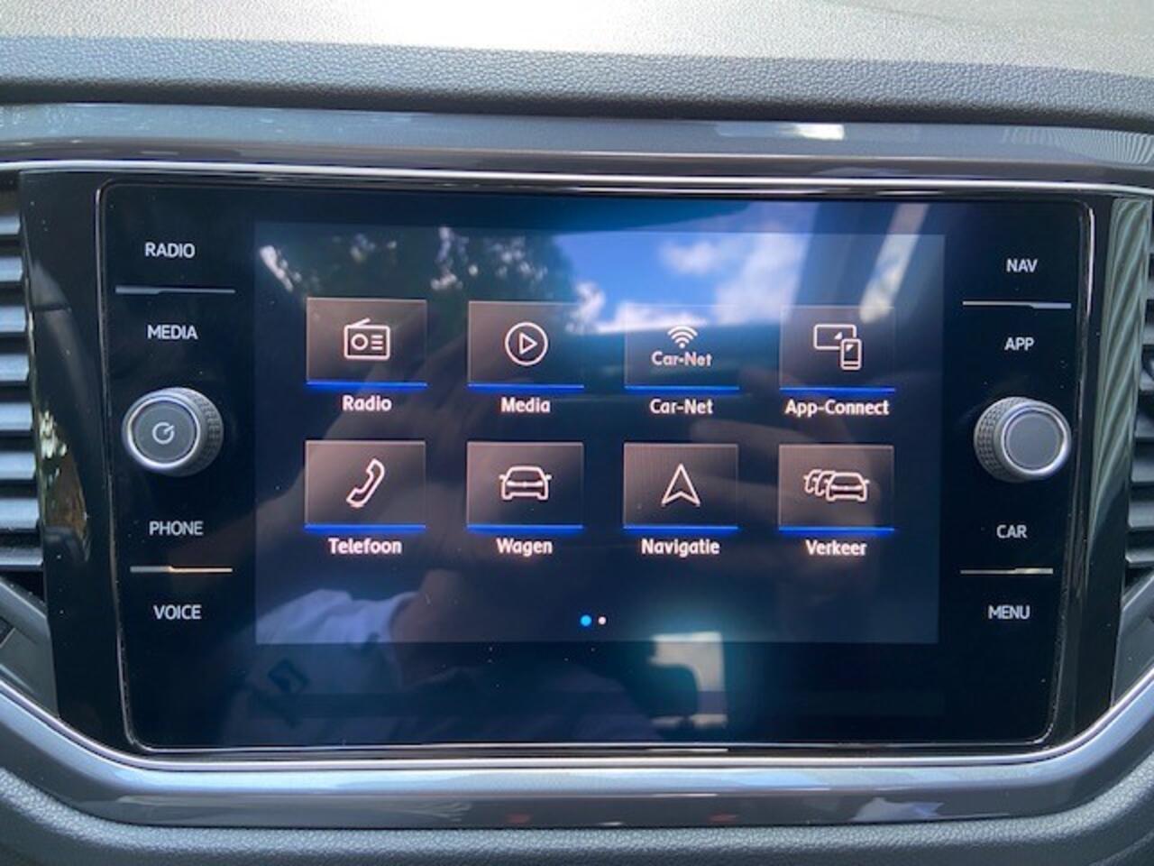 Volkswagen T-Roc 1.5 TSI 150pk DSG R-Line / Panoramadak / Virtual Cockpit / 2x R-Line / 19" LMV / Trekhaak