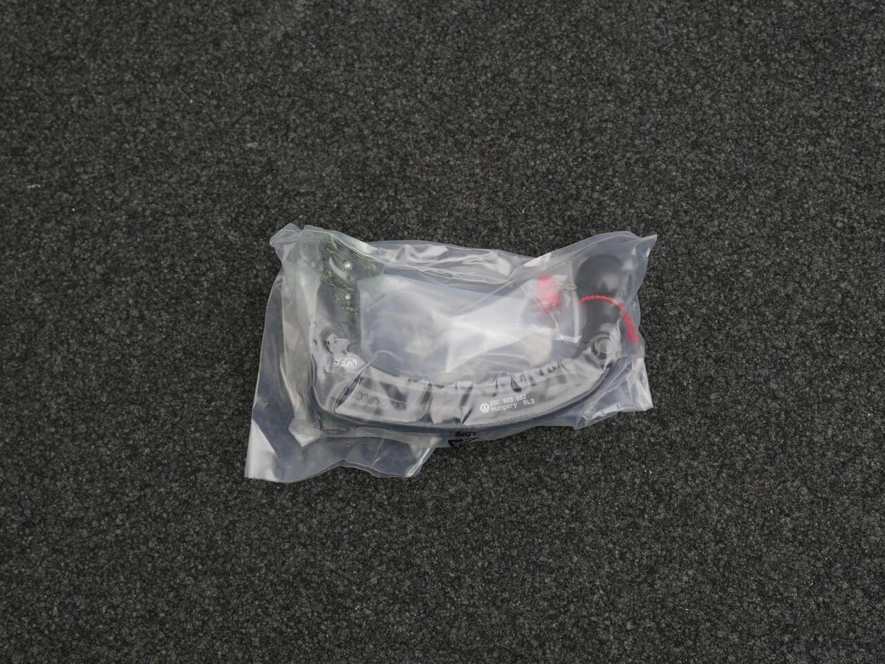 Volkswagen T-Roc Cabriolet 1.5 TSI 150 pk DSG R-Line Edition Grey | Trekhaak | Leder | Navigatie Discover Pro | Beats | Adaptief onderstel | IQ Light | Stuur-/stoelverwarming