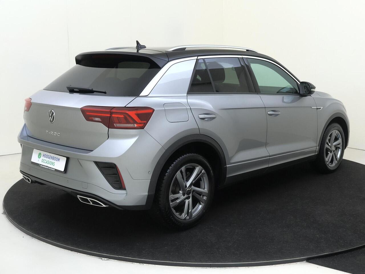 Volkswagen T-Roc 1.5 TSI R-Line | Trekhaak | Navi | Achteruitrijcamera | Parkeerassistent | Stoelverwarming | Adaptieve cruise control | CarPlay |