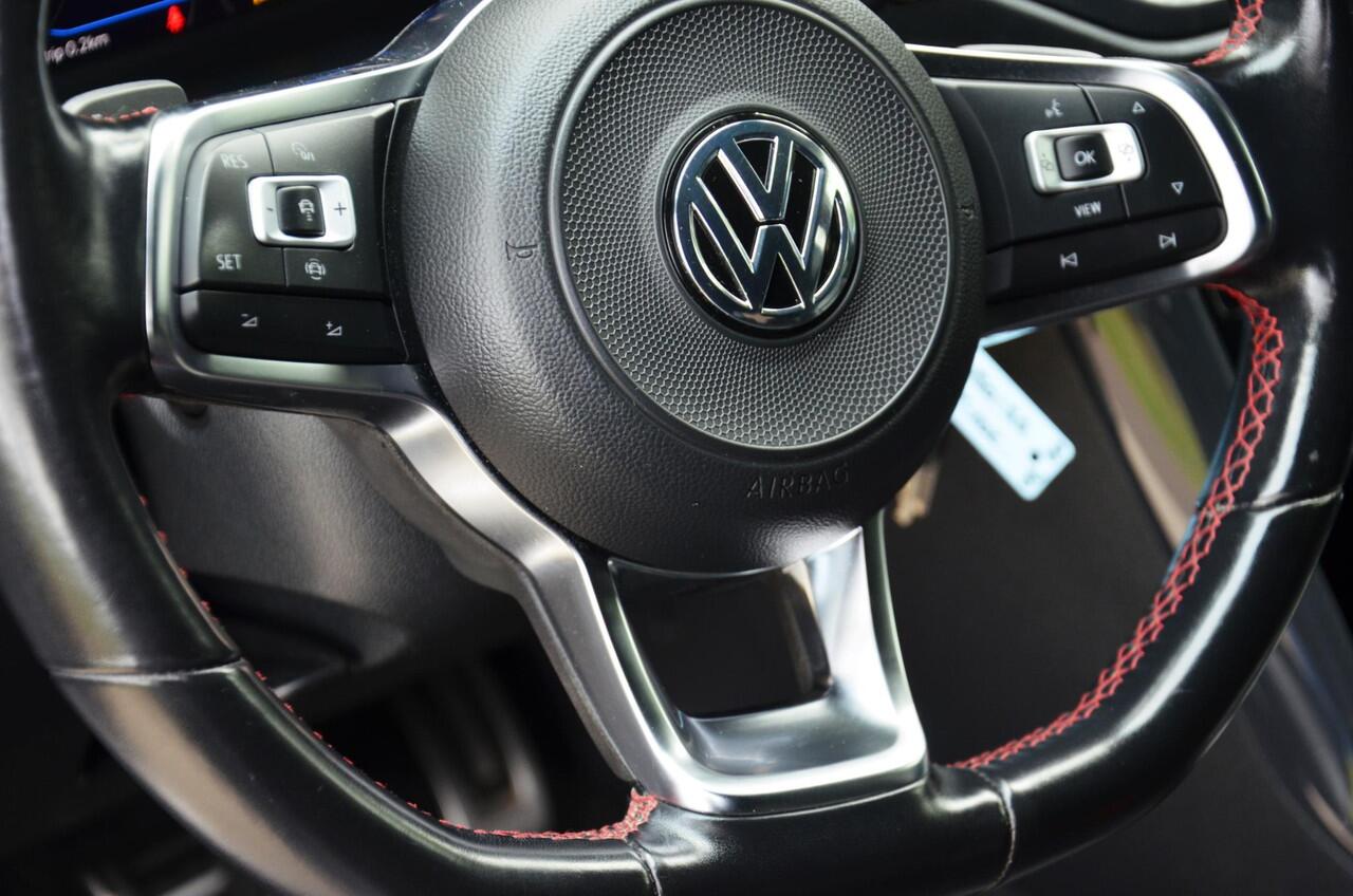 Volkswagen T-Roc 1.5 TSI Sport Business R Line Automaat/Navi/Ecc/Pdc/Virtueel-Dashboard/Privacy-Glass/18-Inch Lmv/Achteruitrijcamera/Cr-Controle/Stoelverwarming/Leer/Afnb-Trekhaak