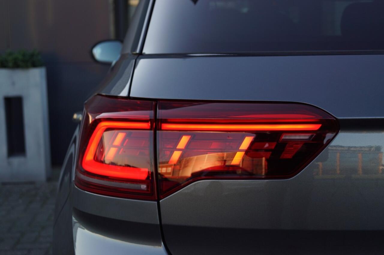 Volkswagen T-Roc 1.5 TSI DSG R-Line Black style 150pk /IQ Matrix Led /Camera/19LM