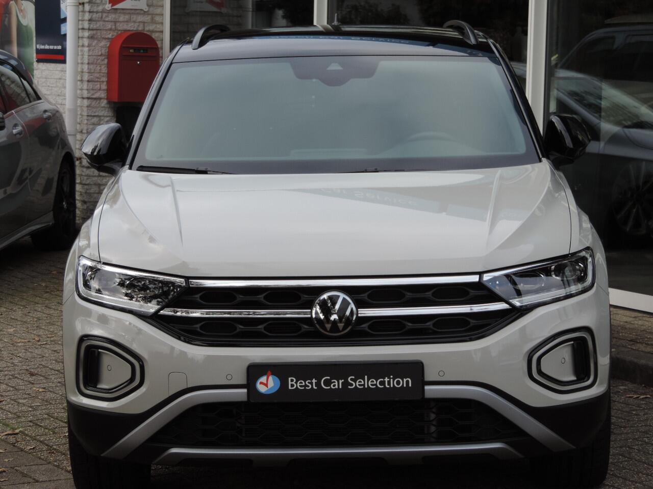 Volkswagen T-Roc 1.5 TSI Black Style DSG - Camera | ACC | Matrix LED | CarPlay | Park Assist | Elek. klep | Massage