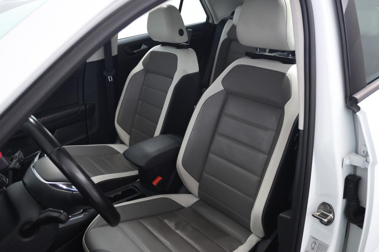 Volkswagen T-Roc 2.0 TDI Sport Automaat, Panorama, Leer, Climate,