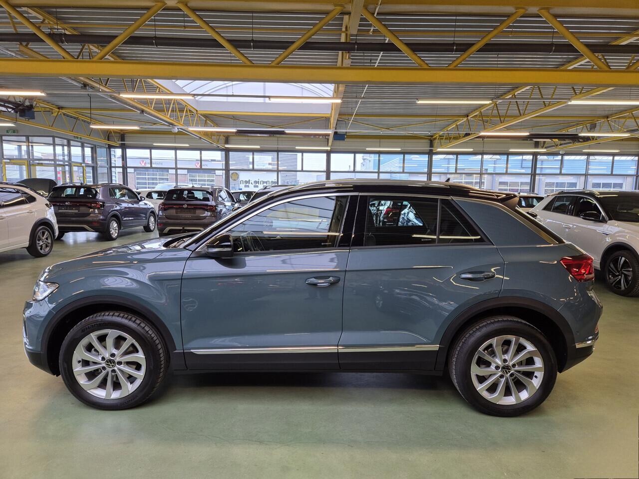 Volkswagen T-Roc 1.5 TSI Style -150pk- Automaat | IQ LED | Camera | Digitale Cockpit Pro | Rijklaarprijs incl. 1 jaar Bovag garantie
