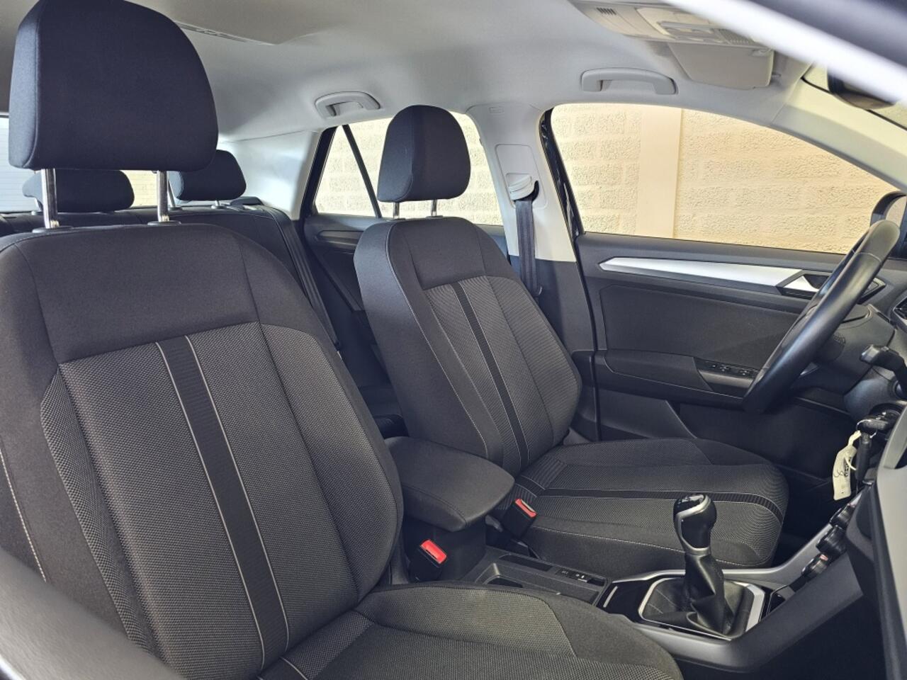 Volkswagen T-Roc 1.0 TSI (110Pk) Life LED Trekhaak Géén Afleverkosten