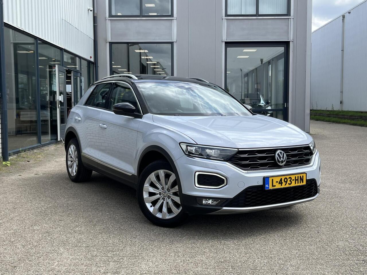 Volkswagen T-Roc 1.5 TSI Style | Leder/Navi/Pano.Dak/Clima/Adapt.Cruise/Afn.Trekhaak/Virtual/Apple CarPlay-Android Auto