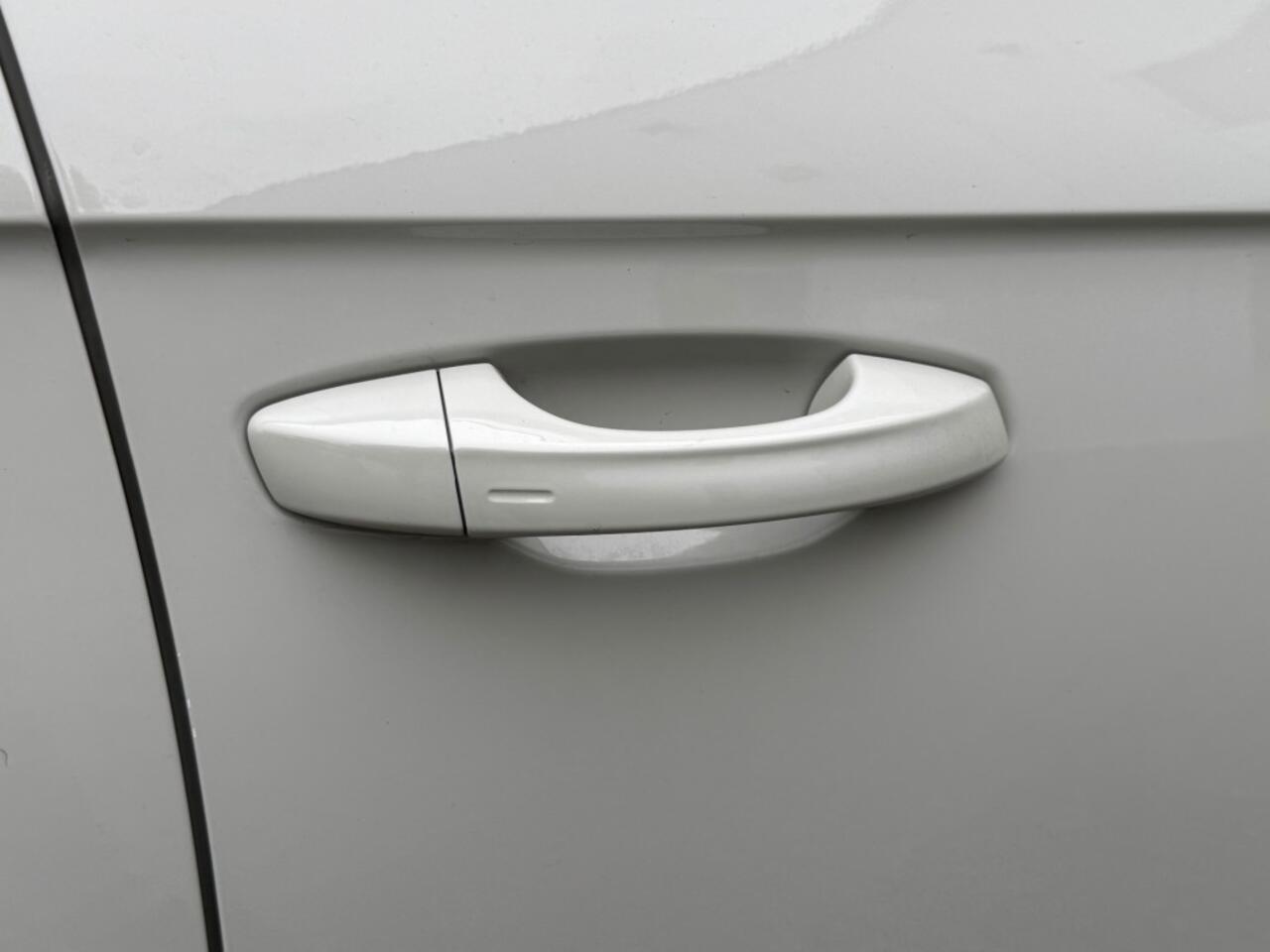 Volkswagen T-Roc 1.5 TSI R-Line Ed. - adaptive cruise - IQLight - camera