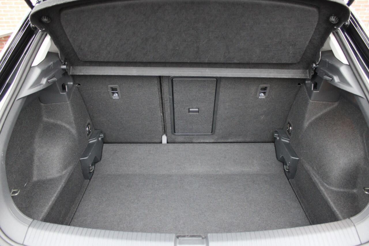 Volkswagen T-Roc 1.5 TSI 150PK DSG Style |I.Q. LIGHTS|ACC|KEYLESS|CARPLAY|