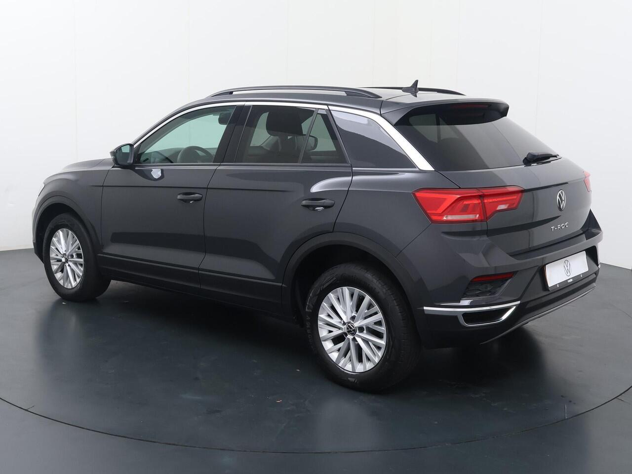 Volkswagen T-Roc 1.0 TSI Style | 110 PK | Adaptive cruise control | Lane assist | Apple CarPlay / Android Auto |
