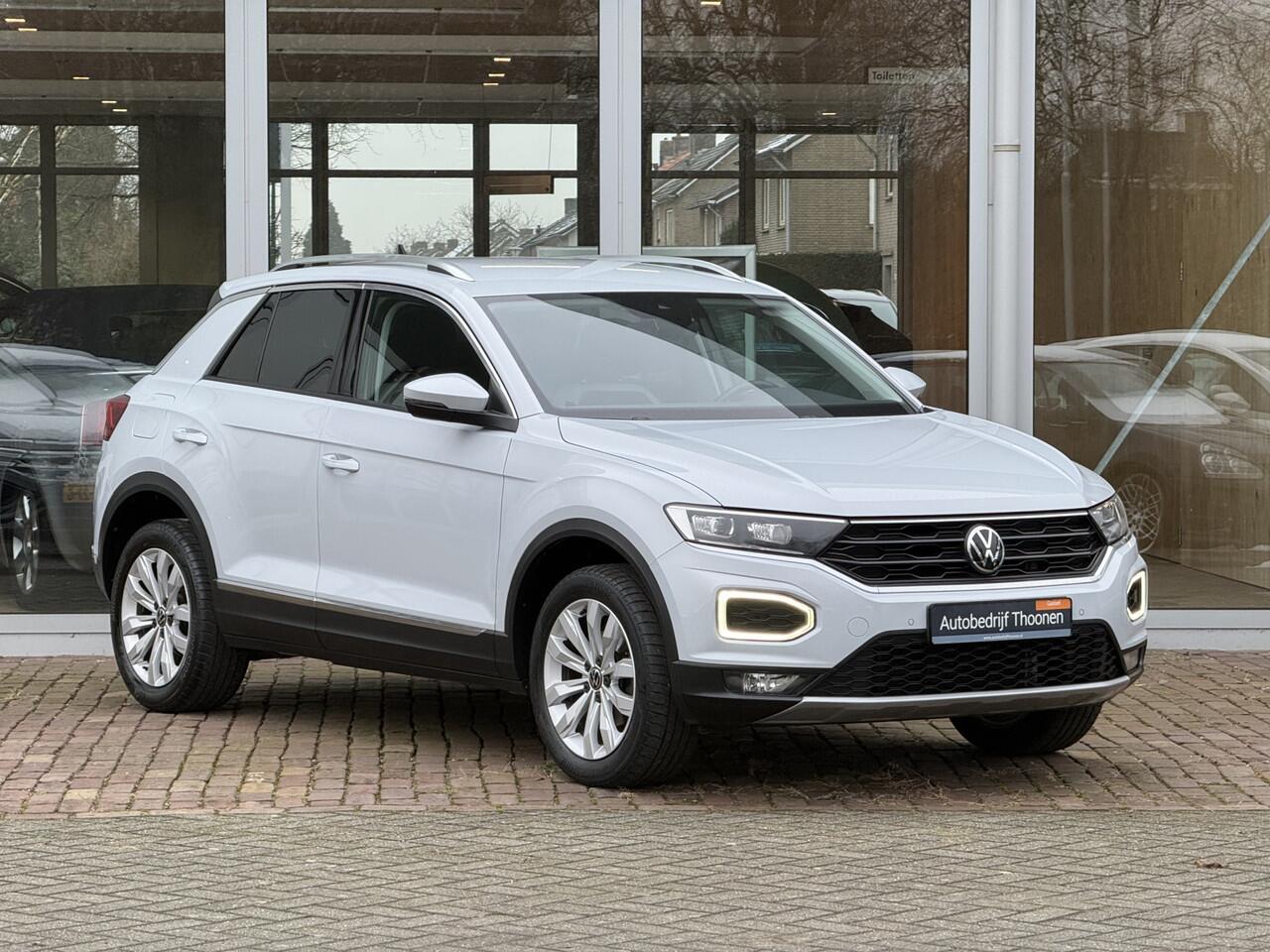 Volkswagen T-Roc 1.5 TSI Sport | LED | Camera | ACC