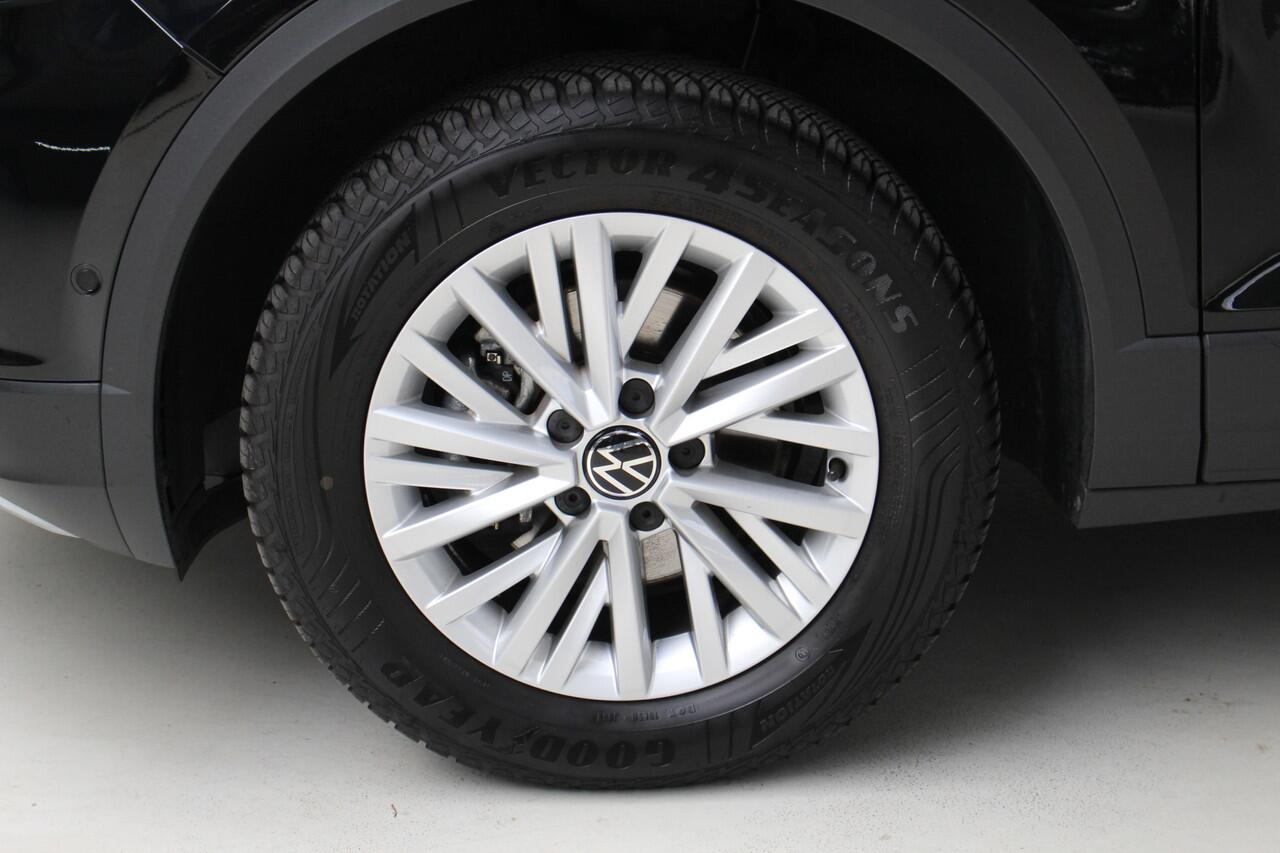 Volkswagen T-Roc 1.0 TSI Life Navigatie | Climate Control | Parkeersensoren | Stoelverwarming | All Season banden