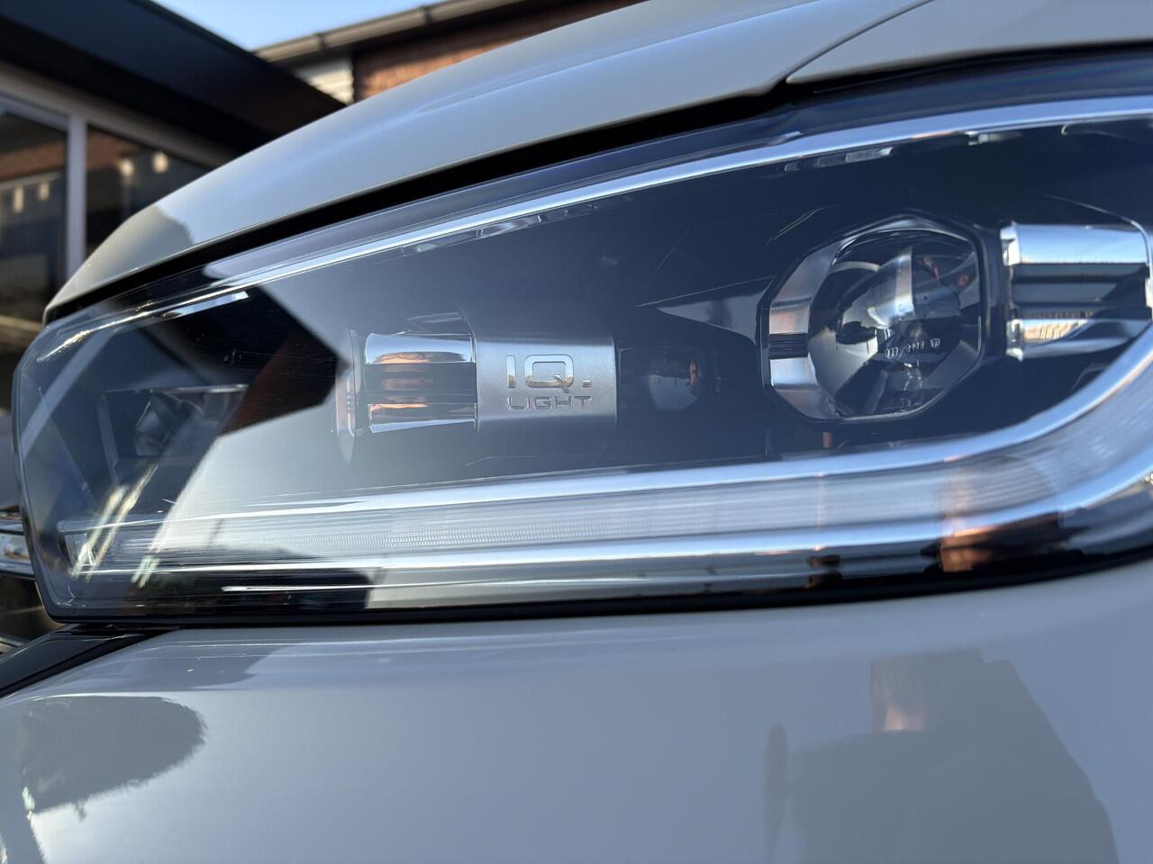 Volkswagen T-Roc 1.5 TSI OPF DSG R-Line | Pano |