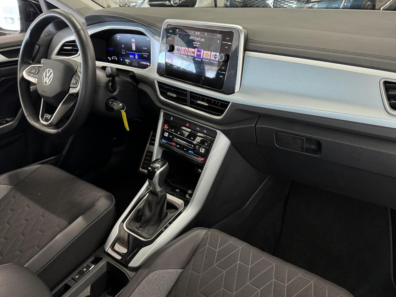 Volkswagen T-Roc 1.5 TSI Goal Edition | Automaat | Stoelverwarming | ACC | Clima | Navi | PDC | Carplay | ( Vesteging - Nieuwegein )