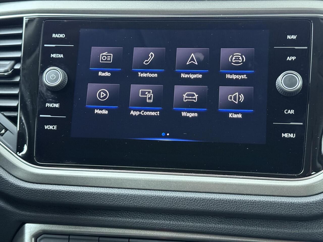 Volkswagen T-Roc 1.0 TSI Style | 110 PK | Achteruitrijcamera | Navigatiesysteem | Adaptive cruise control |