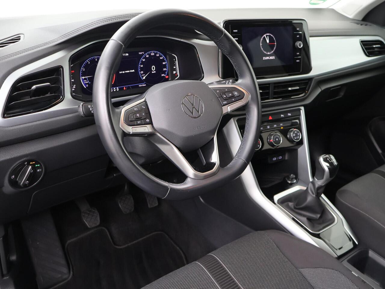 Volkswagen T-Roc 1.0 TSI Life 75 Edition | 110 PK | Navigatiesysteem | Adaptive cruise control | Achteruitrijcamera |