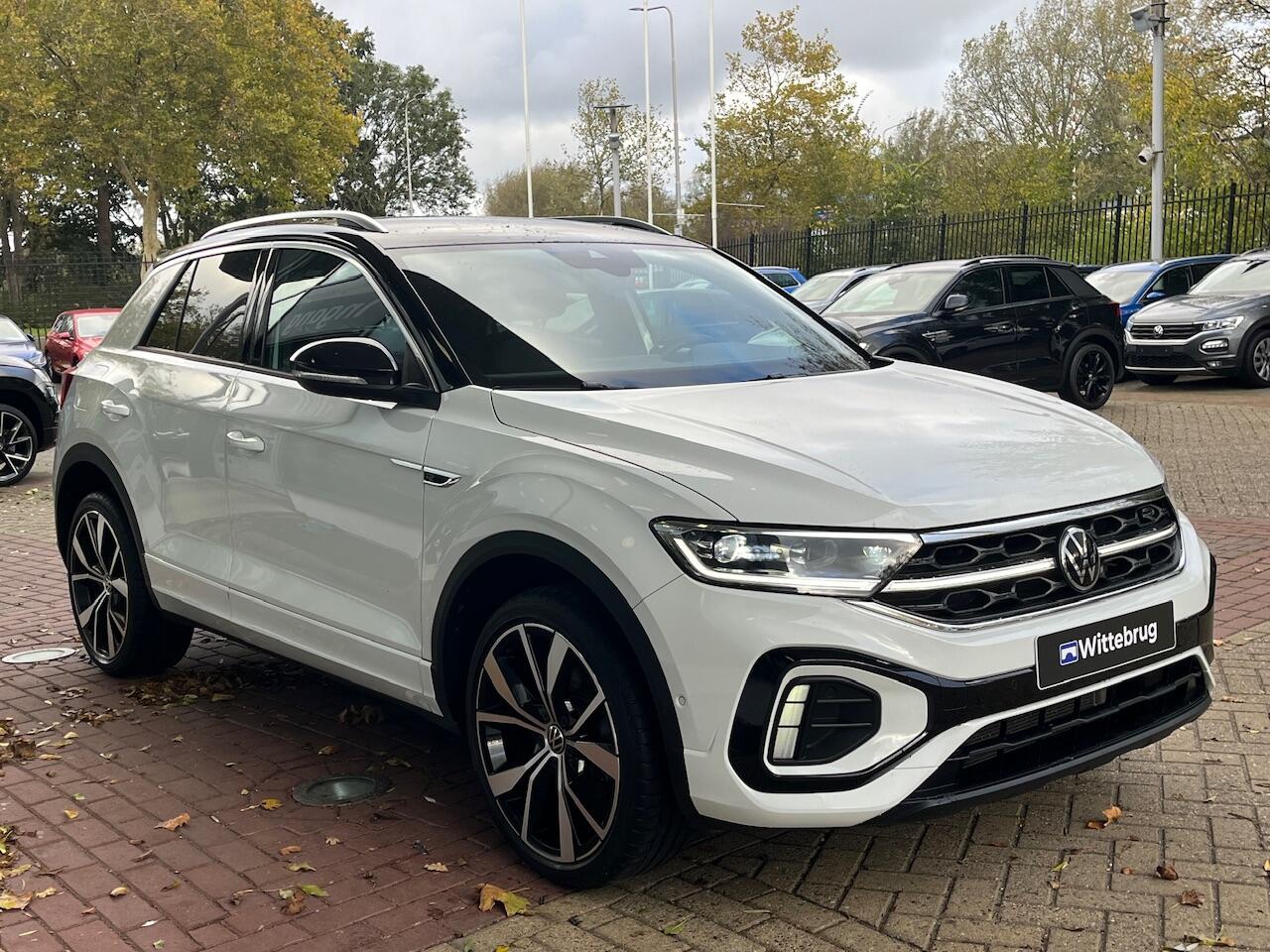 Volkswagen T-Roc 1.5 TSI DSG R-Line / IQ Led / Digitaal dashboard pro / Stand kachel / 19'' LMV