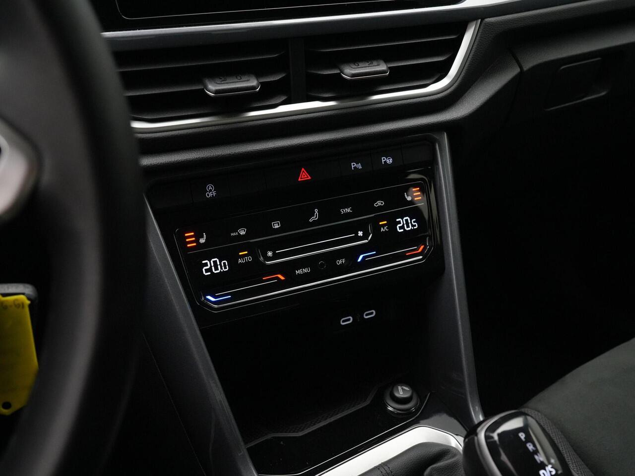 Volkswagen T-Roc 1.5 TSI 150 pk DSG Style | Trekhaak | Navigatie | Stoelverwarming | Parkeersensoren voor/achter