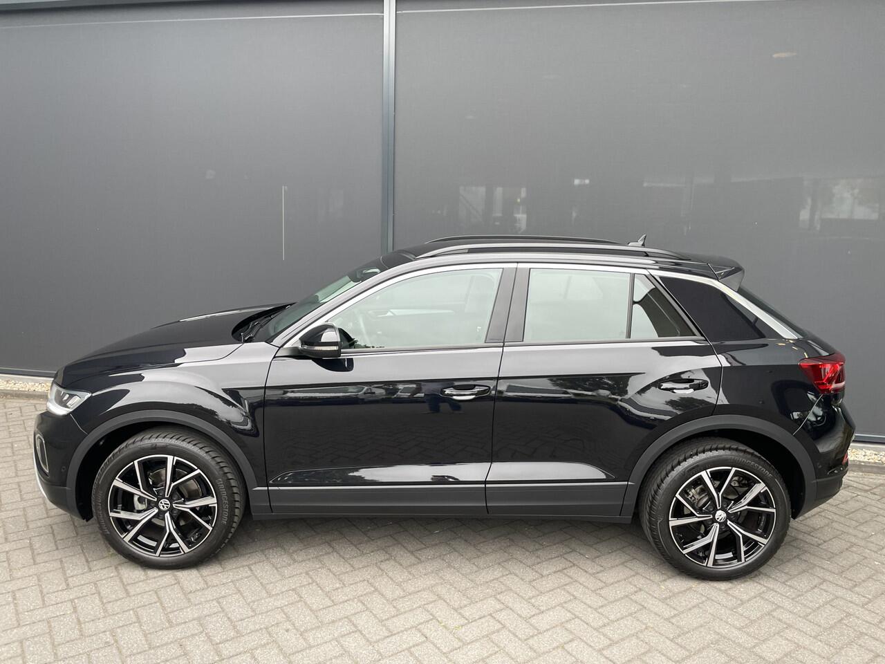 Volkswagen T-Roc 1.0 TSI Life Business Airco - cruise control - parkeersensoren voor en achter - Navigatie - Dakrails - Lederen stuurwiel