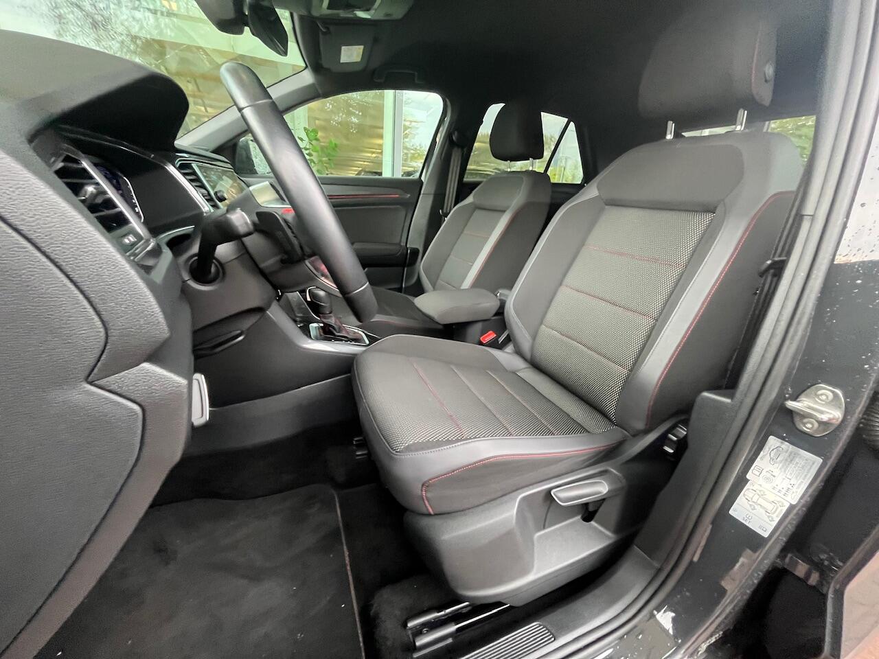 Volkswagen T-Roc 1.5 TSI 150pk DSG Sport / Virtual Cockpit / LED / Navigatie / 18" LMV